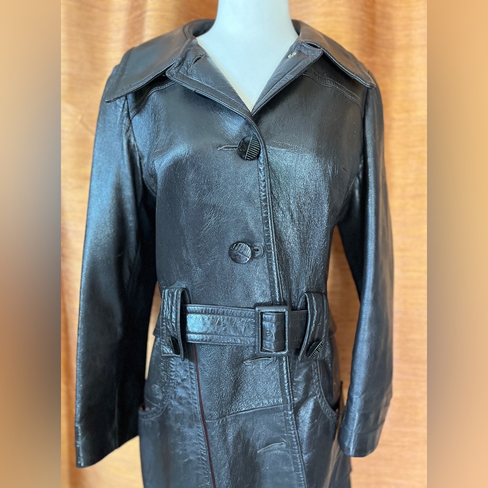 Vintage women’s dark brown Leather Coat medium size 6